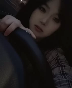 年轻漂亮骚妹子