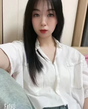 深圳出差，朋友介绍了个小姐姐，体验很好，没风尘感