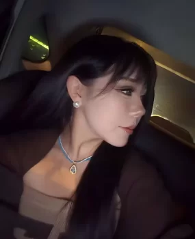 之前中介干的一个婊子，私加的微信