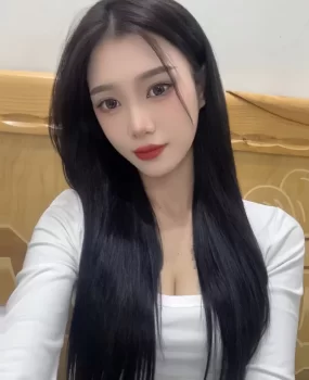 御姐的翘臀