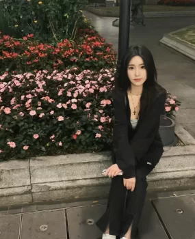 未央区又发现一个女大,颜值杠杠的