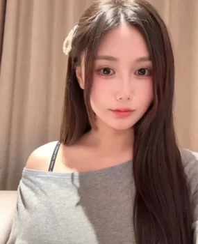 大胸围嫩妹