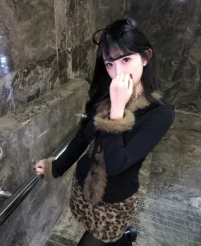 年轻小野猫会潮喷敏感体质