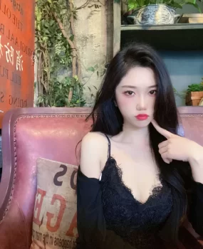 深圳超气质的大胸妹，不仅水多还粉嫩