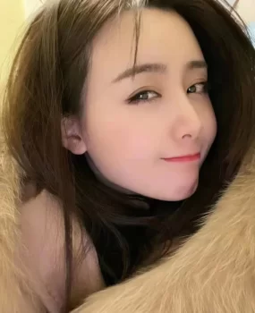 龙华性感美女莉娜