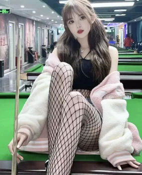 渔网袜性感诱惑黑丝极品00后台球室陪玩服务员