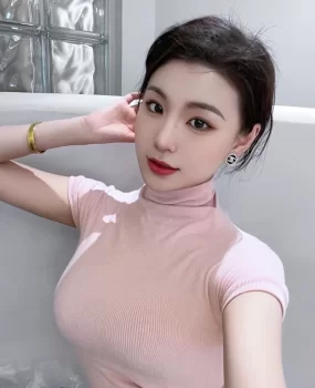 初中老师,外出兼职。