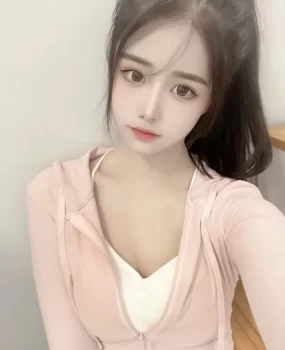 三点粉胸挺挺大眼睛医美前台小娘子本人兼