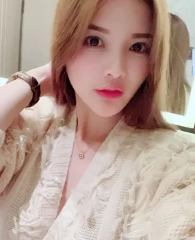 非常耐心的一个服务型少女
