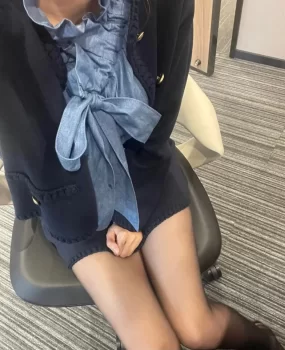 黑丝美腿,蜜桃臀惹人爱