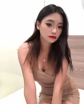 龙岗三点粉嫩18岁嫩妹