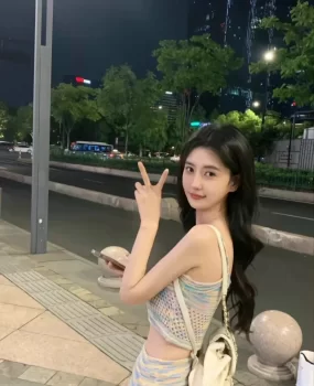 深圳公寓兼职美少女