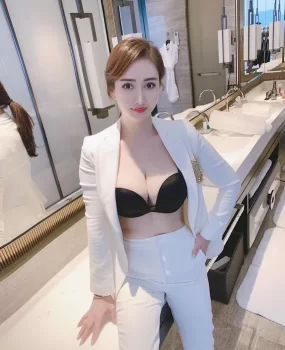 佛山熟女会玩骚的很