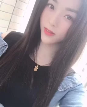 长发花招多的娜娜