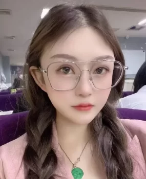一个小美女