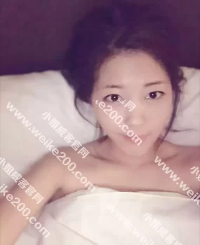 享受漂亮妹妹超级周到的服务