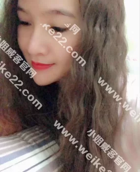 南山大冲浅笑,非常喜欢的妩媚小美女