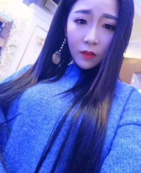 灵芝嫩妹小莹