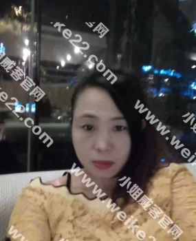 一个腿很长的女人长的一般