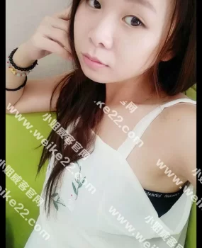 身材苗条的一个小姐姐