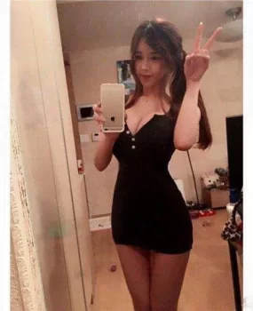 漂亮腿长的老师小姐姐，胸大如球