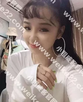 福田岗厦小小,爆乳人美身材好,颜值高