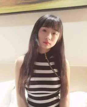 布吉18大奶嫩妹