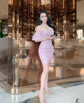 宝龙小姐姐,妖妹波霸,身材逆天,口活一流