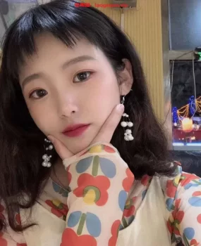 高端小会所高质量妹子体验