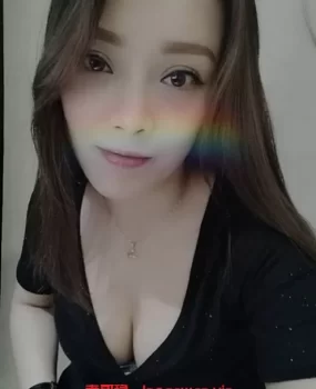 德思勤高颜值妹子