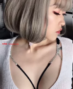 大大胸的妹子