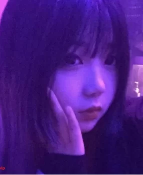 爆操深圳刚出社会清纯少女 逼紧水多