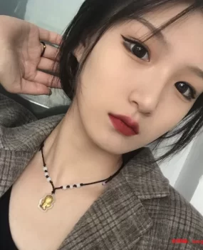 深圳狂干职业白领，气质佳漂亮，水多润滑，草B爽。