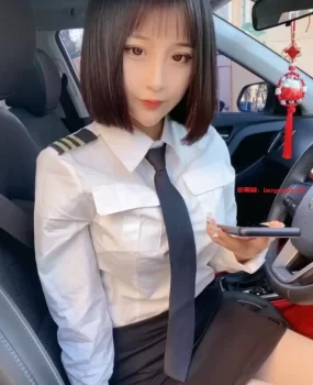 00后大学生刚下水，粉色，B紧，水多