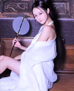 高端精品白虎，角色扮演，舌吻，口爆，后入，深喉，丝袜诱惑，啪啪