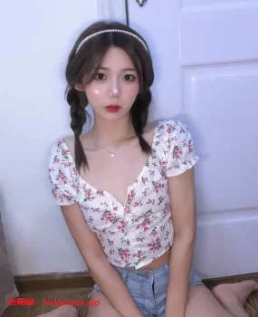 体验00后高挑漂亮嫩妹，很紧很爽