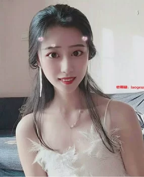 约啪福田性感大学生，B紧水多奶大