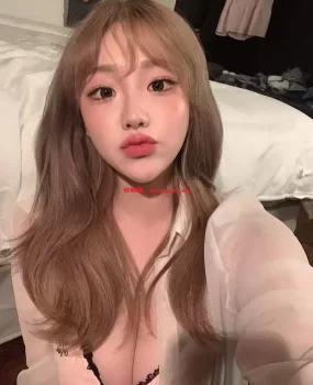 深圳经典大学妹 兼职 可以内射 不带雨伞  但是要提前预约