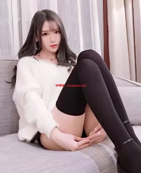 丝袜控,我将用全身的精神服务