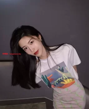 操哭性感黑丝校花