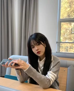 深圳深大极品学生妹兼职准处女值得体验