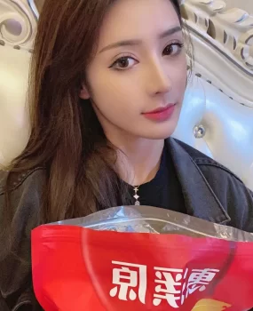 超精致可爱小姐姐，前凸后翘.身材好等你来约