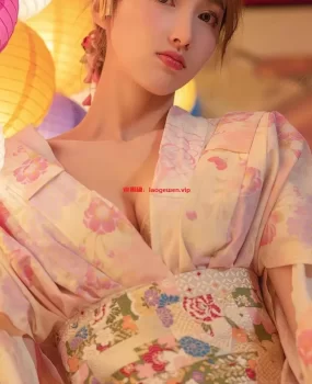 水嫩嫩的小妹子 前凸后翘 会制服诱惑 很正点