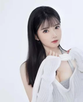 风骚女大学生，刚下海不久B紧水水多