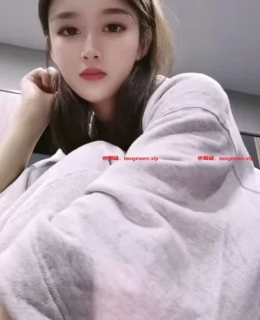 屁股一拍就知道撅起迎合你的到来