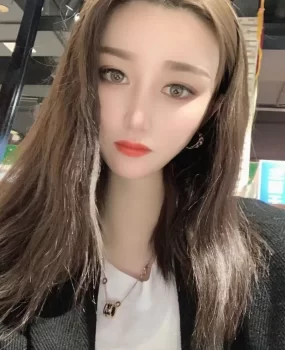 深圳南山刚下海不久学生妹，逼嫩水多，性感尤物极致诱人！