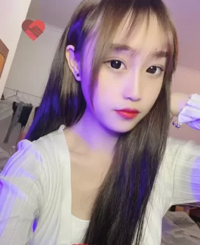 深圳性感妹妹逼嫩水多身材辣听话