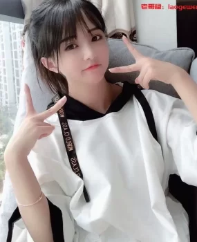 深圳真实超嫩妹妹，下面很紧，