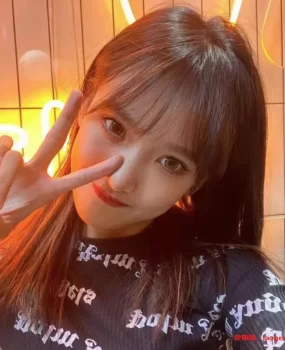 深圳清纯可爱小嫩妹，大胸大屁股，很极品