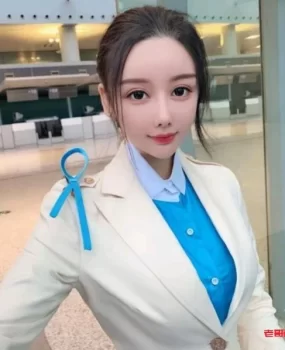 漂亮空姐大长腿，黑丝诱惑